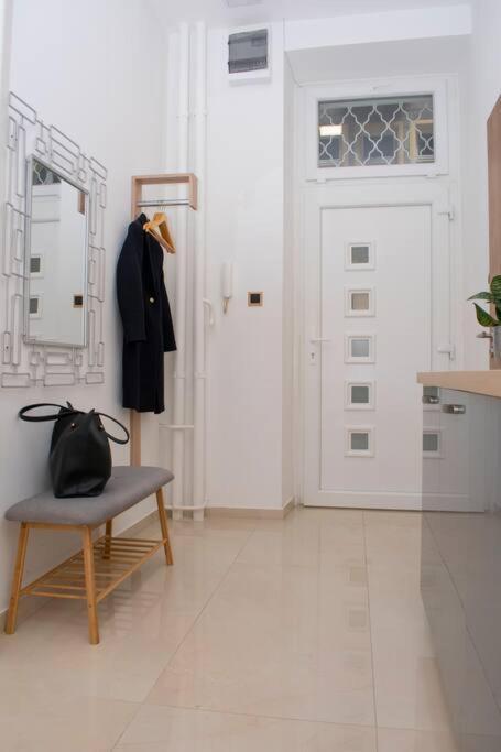 Elegant Stylish Modern Downtown Home Next 2 Danube Будапеща Екстериор снимка