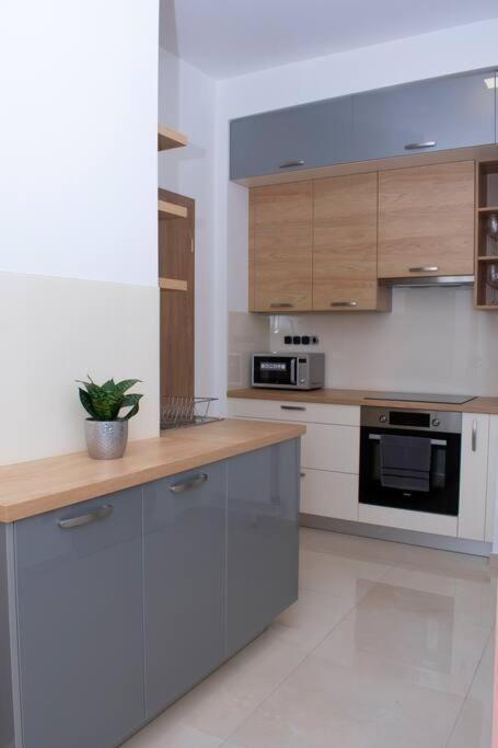 Elegant Stylish Modern Downtown Home Next 2 Danube Будапеща Екстериор снимка